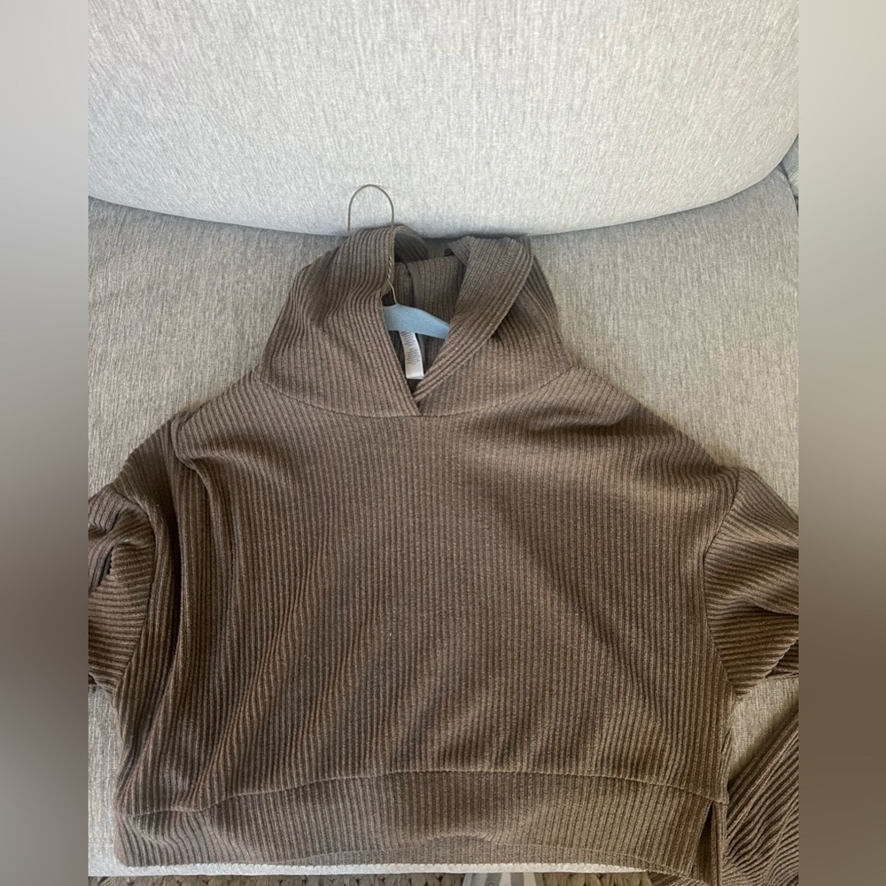 ALO Yoga Muse Ribbed Crop Sweatshirt